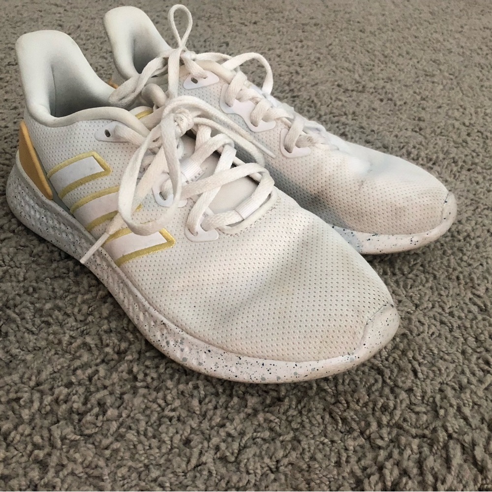 Casual Adidas Sneakers